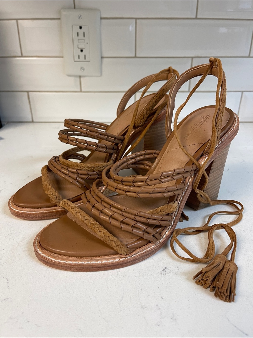 Eight Fifteen Phoebe Leather Stacked Heel Sandals Size 8